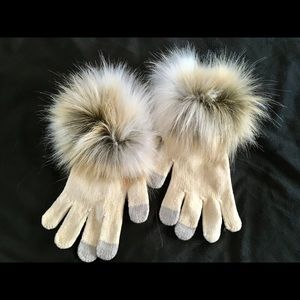 Arctic Fox Faux-Fur Trimmed Gloves